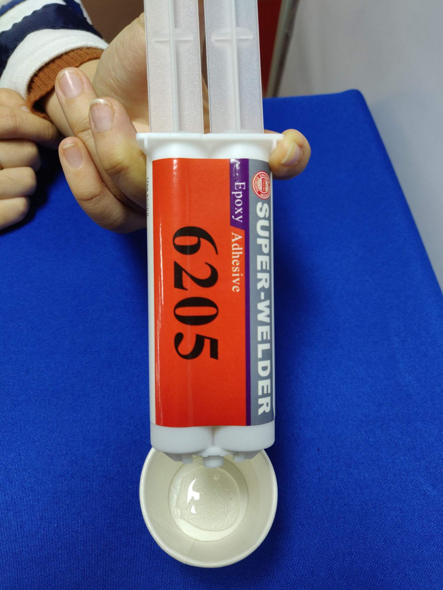 環(huán)氧樹脂膠液體狀態(tài)